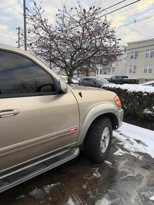 2002 Toyota Sequoia 1st Gen - Image 8 of 8