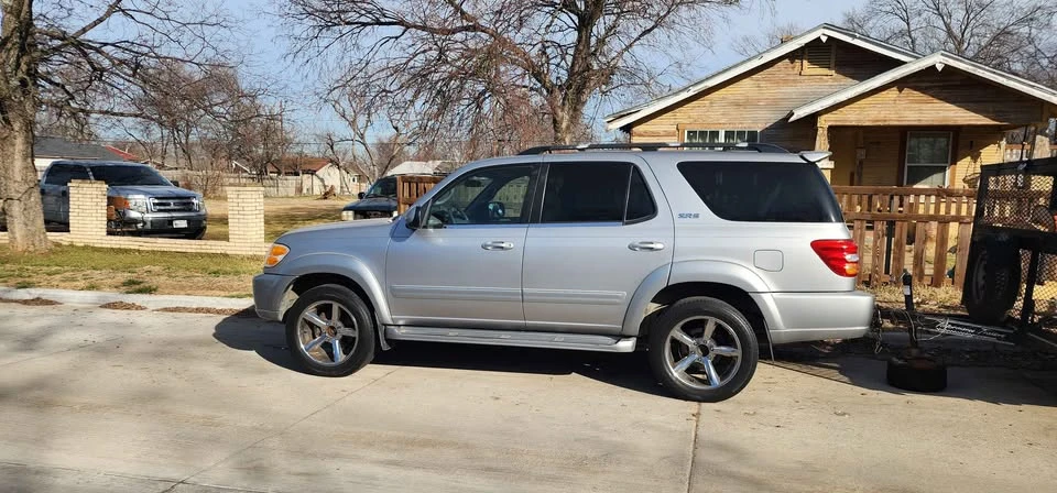 2002 Toyota Sequoia 1st Gen - Image 2 of 10