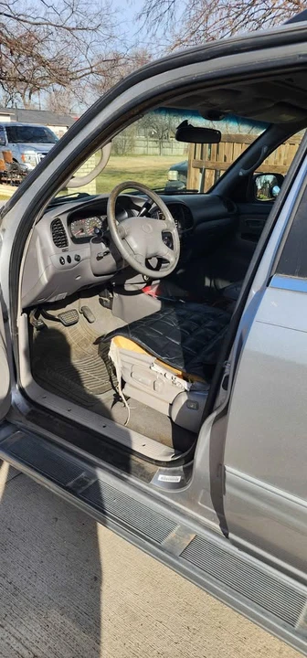 2002 Toyota Sequoia 1st Gen - Image 6 of 10