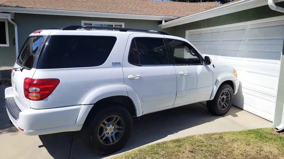 2002 Toyota Sequoia 1st Gen - Image 2 of 9