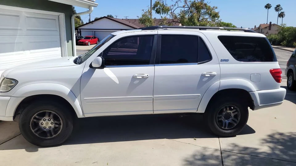 2002 Toyota Sequoia 1st Gen - Image 3 of 9