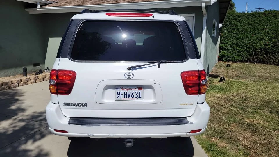 2002 Toyota Sequoia 1st Gen - Image 4 of 9