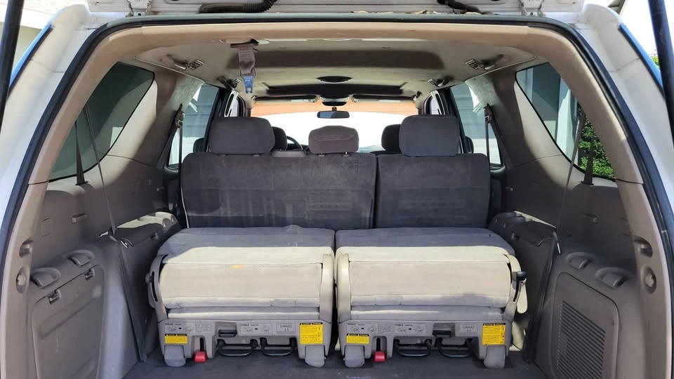 2002 Toyota Sequoia 1st Gen - Image 5 of 9