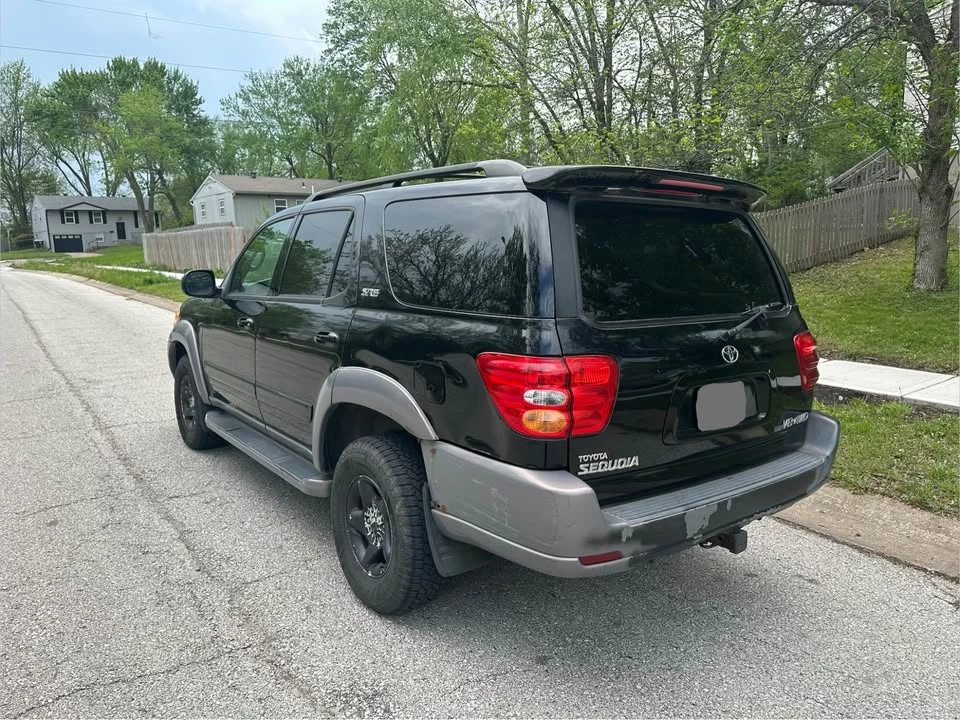 2002 Toyota Sequoia 1st Gen - Image 7 of 16