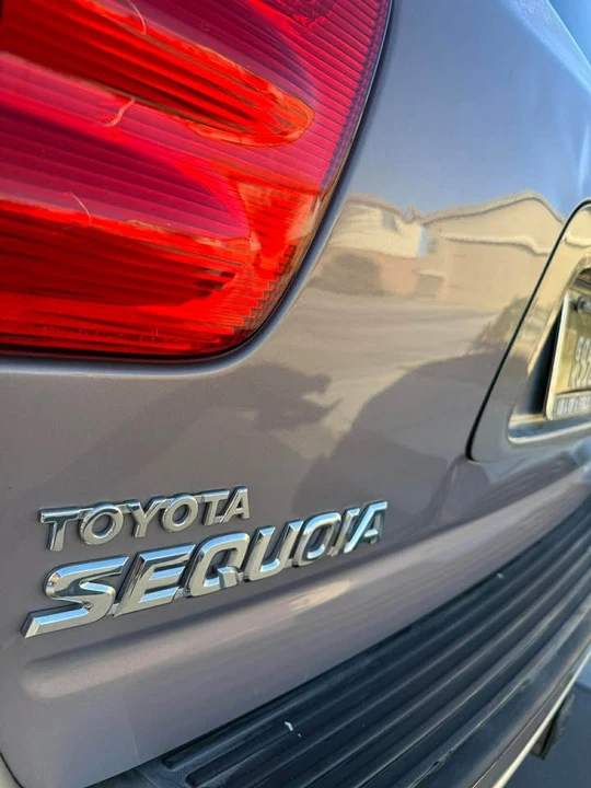 2002 Toyota Sequoia 1st Gen - Image 10 of 20