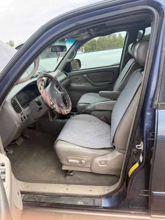 2002 Toyota Sequoia 1st Gen - Image 4 of 6