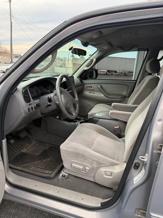 2002 Toyota Sequoia 1st Gen - Image 9 of 16