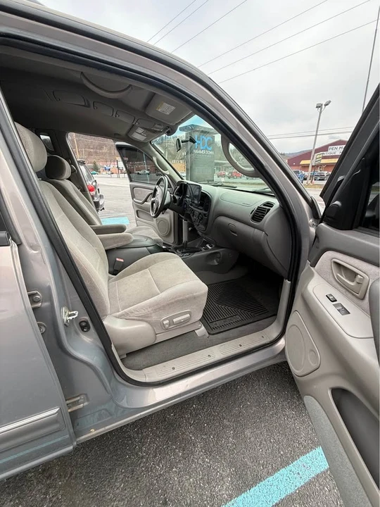 2002 Toyota Sequoia 1st Gen - Image 10 of 16