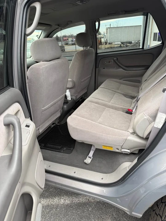 2002 Toyota Sequoia 1st Gen - Image 11 of 16