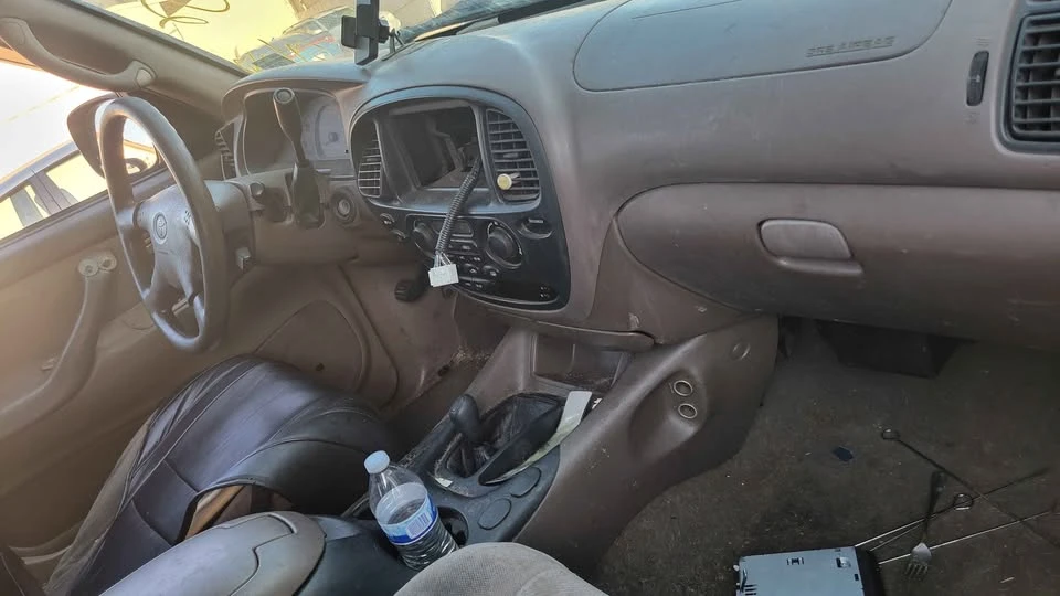 2002 Toyota Sequoia 1st Gen - Image 4 of 5