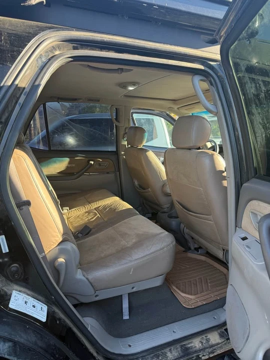 2002 Toyota Sequoia 1st Gen - Image 7 of 13