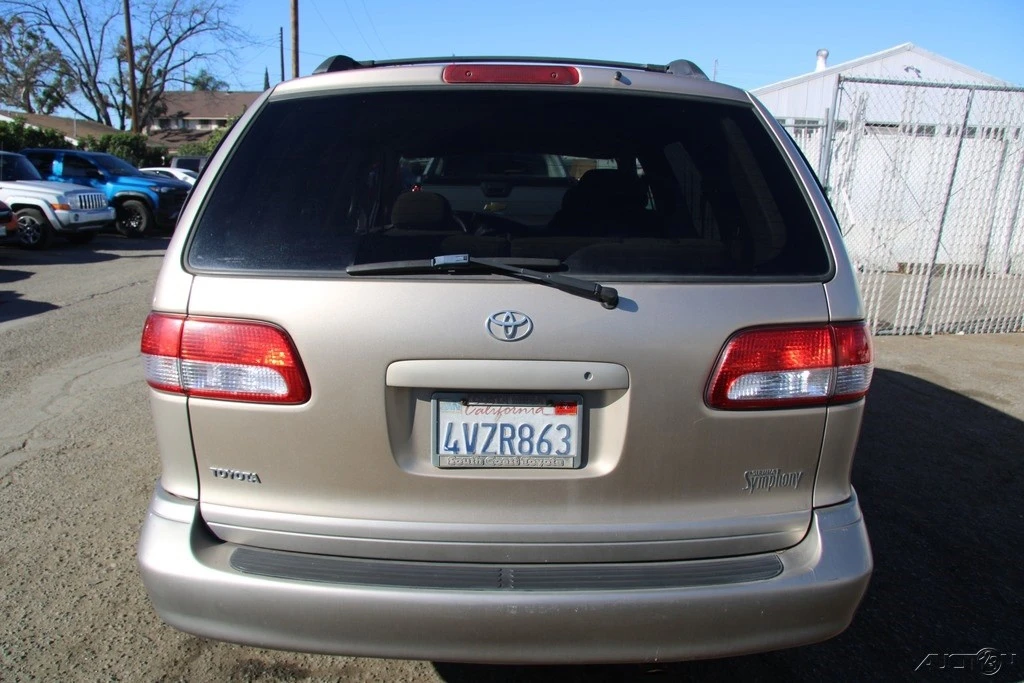 2002 Toyota Sienna 1st Gen - Image 4 of 21