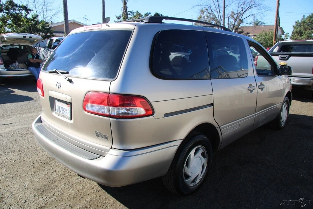2002 Toyota Sienna 1st Gen - Image 5 of 21