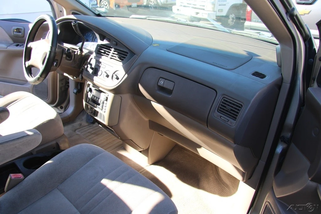 2002 Toyota Sienna 1st Gen - Image 20 of 21
