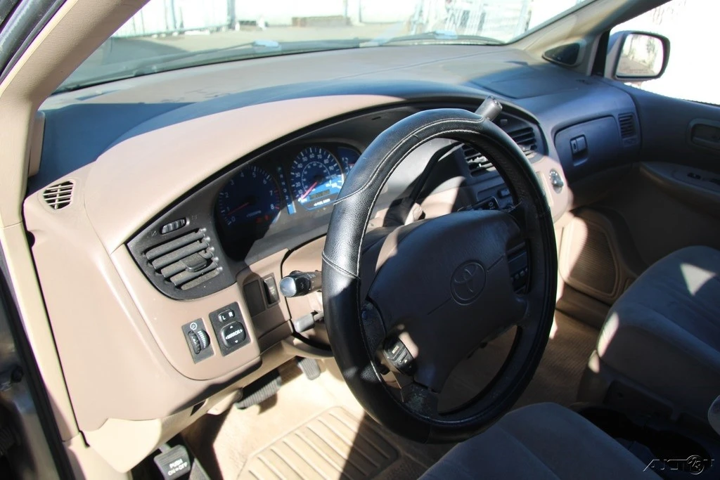 2002 Toyota Sienna 1st Gen - Image 12 of 21