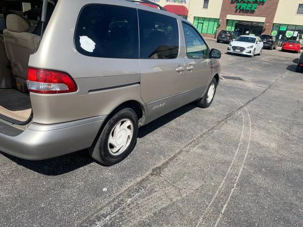 2002 Toyota Sienna 1st Gen - Image 4 of 11