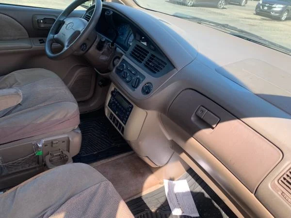 2002 Toyota Sienna 1st Gen - Image 7 of 11
