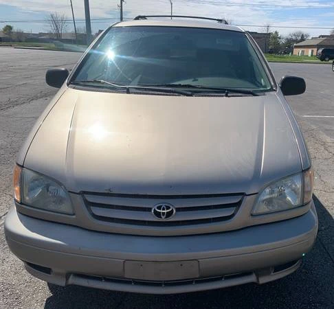 2002 Toyota Sienna 1st Gen - Image 3 of 11