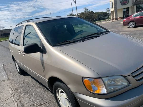 2002 Toyota Sienna 1st Gen - Image 2 of 11