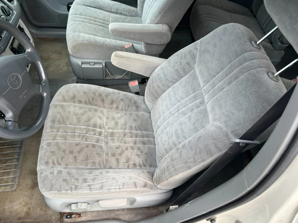 2002 Toyota Sienna 1st Gen - Image 10 of 21