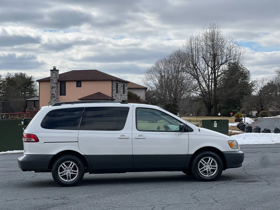 2002 Toyota Sienna 1st Gen - Image 8 of 21