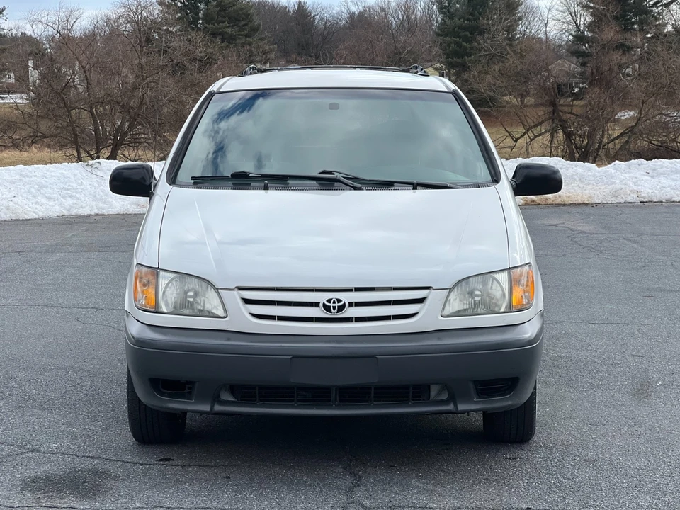 2002 Toyota Sienna 1st Gen - Image 2 of 21
