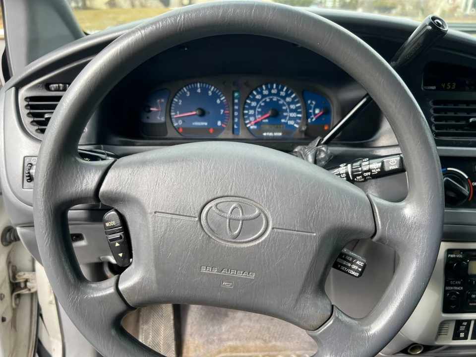 2002 Toyota Sienna 1st Gen - Image 17 of 21