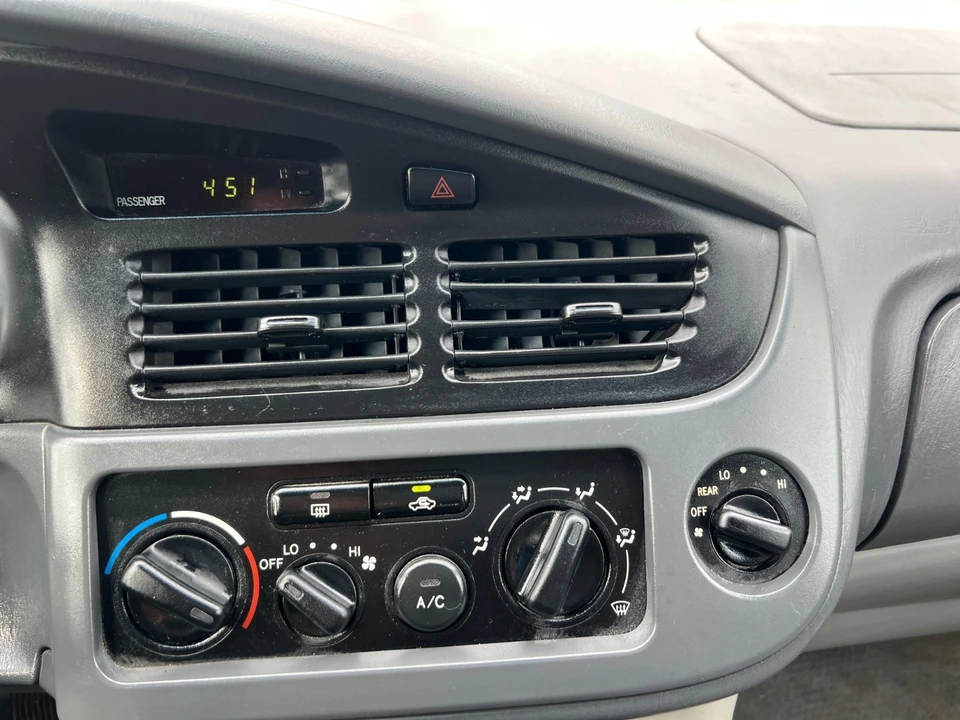 2002 Toyota Sienna 1st Gen - Image 19 of 21