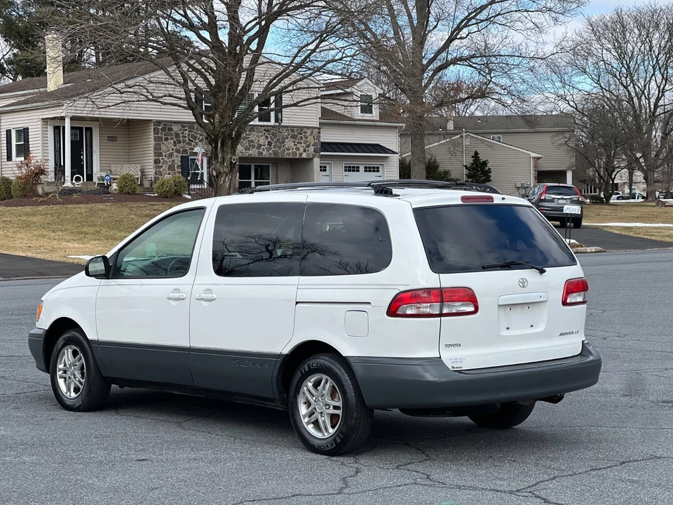 2002 Toyota Sienna 1st Gen - Image 4 of 21