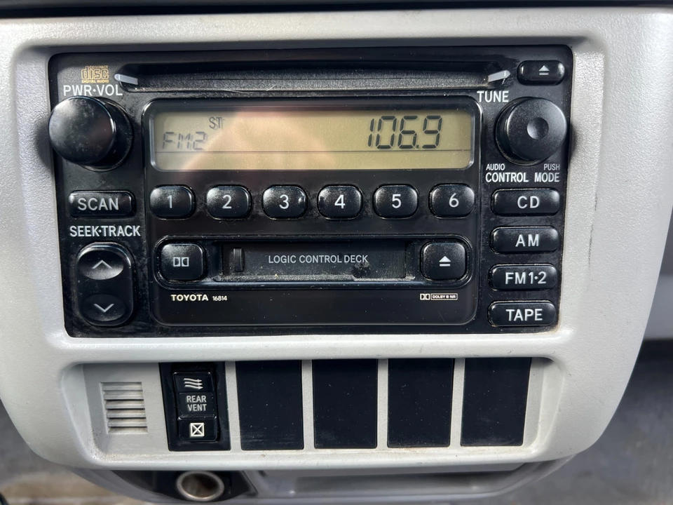 2002 Toyota Sienna 1st Gen - Image 20 of 21