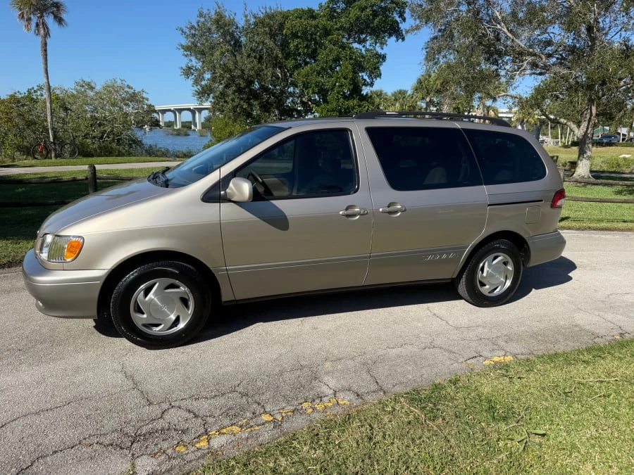 2002 Toyota Sienna 1st Gen - Image 2 of 16