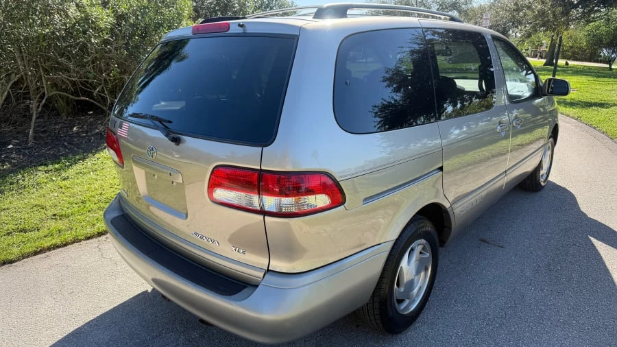 2002 Toyota Sienna 1st Gen - Image 3 of 16