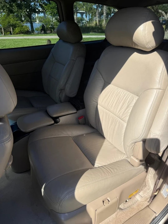 2002 Toyota Sienna 1st Gen - Image 14 of 16