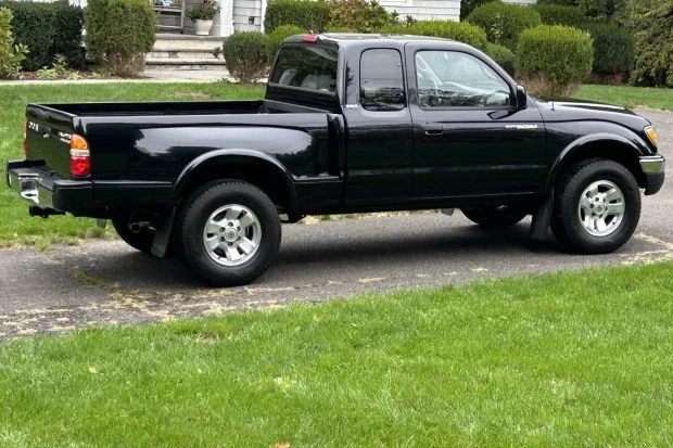2002 Toyota Tacoma 1st Gen - Image 2 of 8