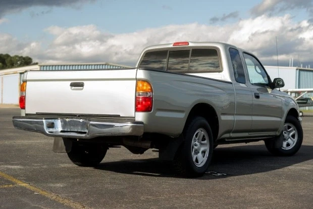 2002 Toyota Tacoma 1st Gen - Image 2 of 8