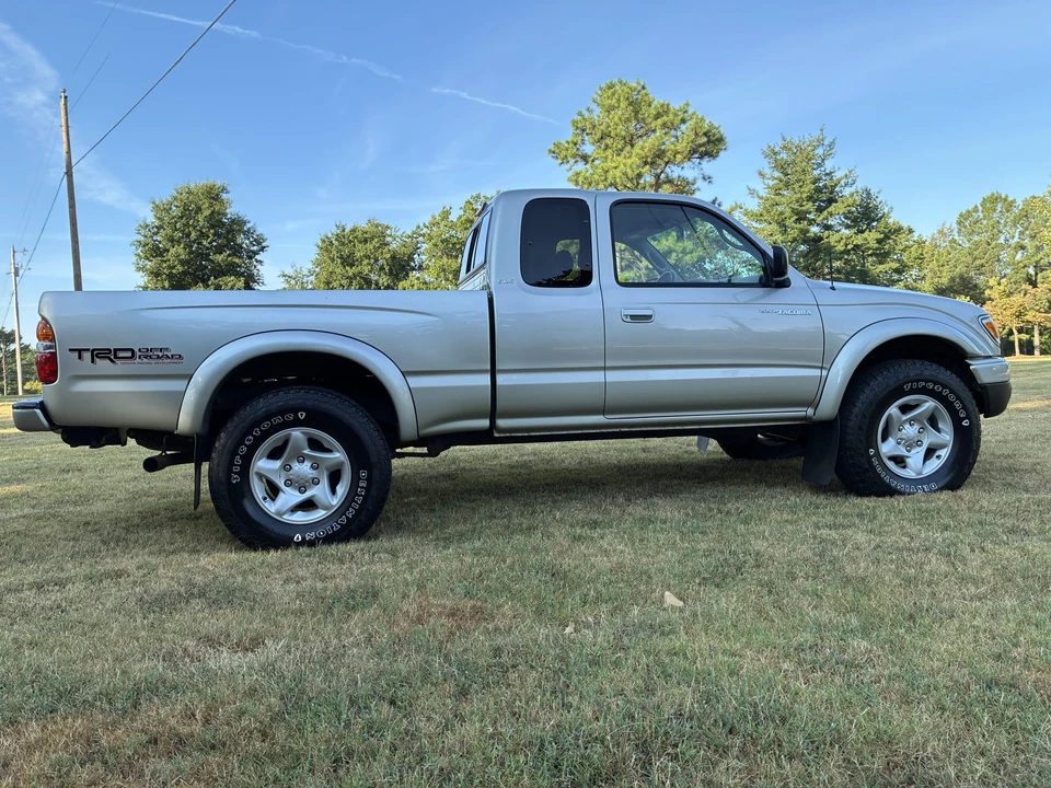 2002 Toyota Tacoma 1st Gen - Image 15 of 31
