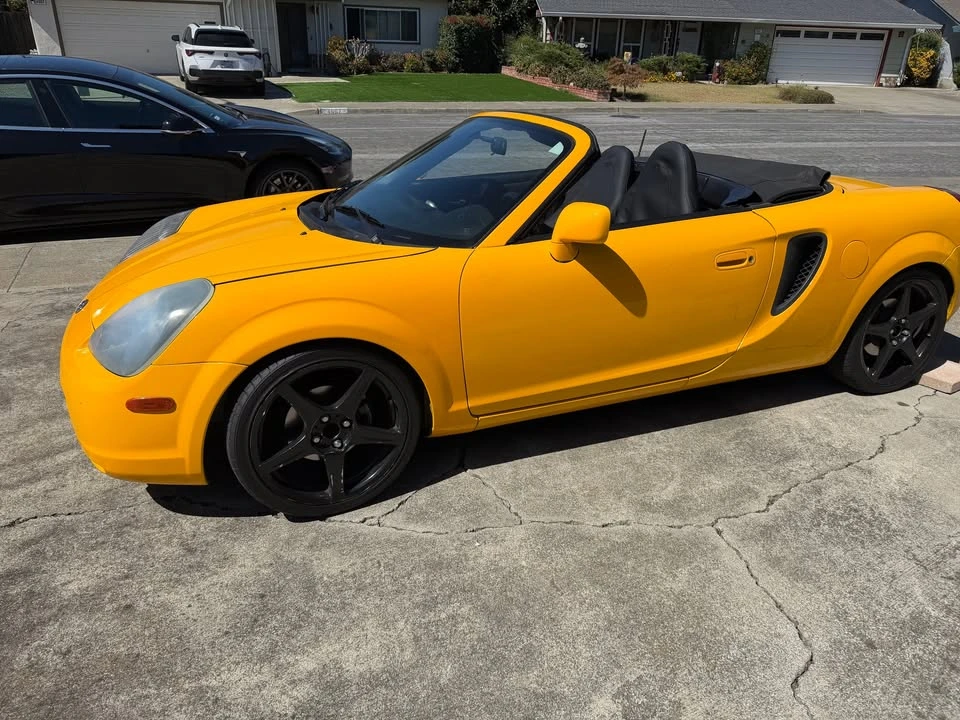 2002 Toyota MR2 Spyder/MR-S - Image 2 of 2