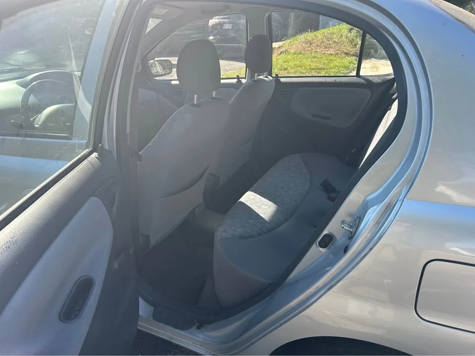 2002 Toyota Echo - Image 5 of 9