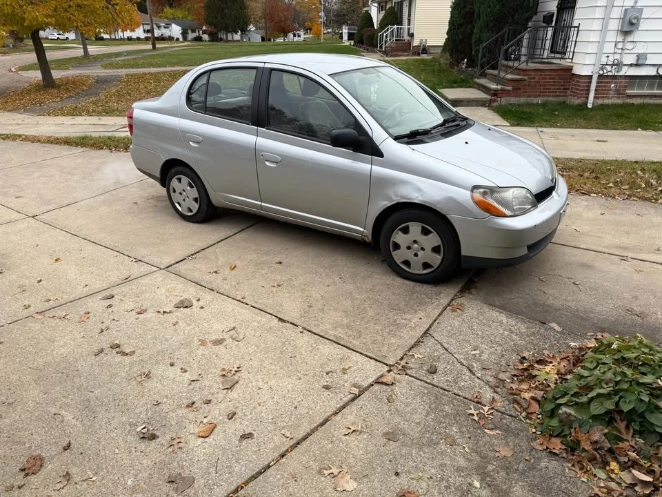 2002 Toyota Echo - Image 2 of 5