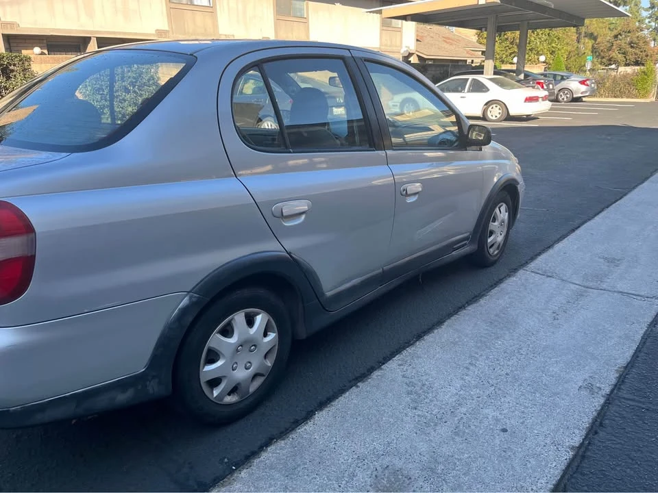 2002 Toyota Echo - Image 2 of 5