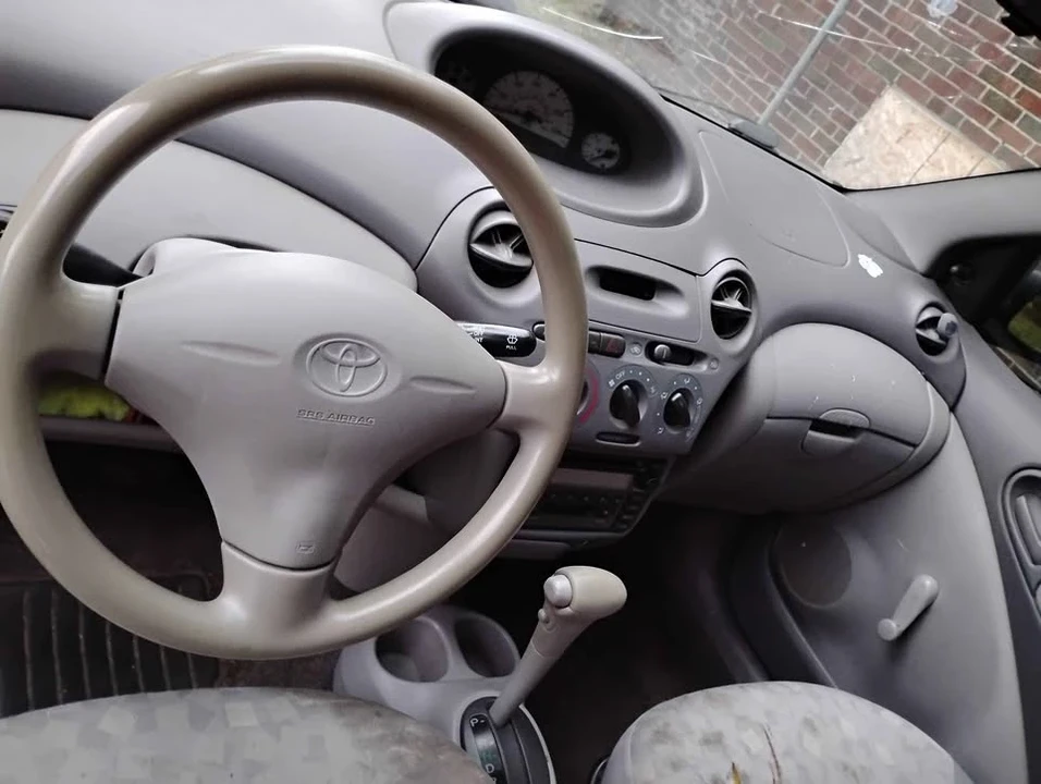 2002 Toyota Echo - Image 6 of 7