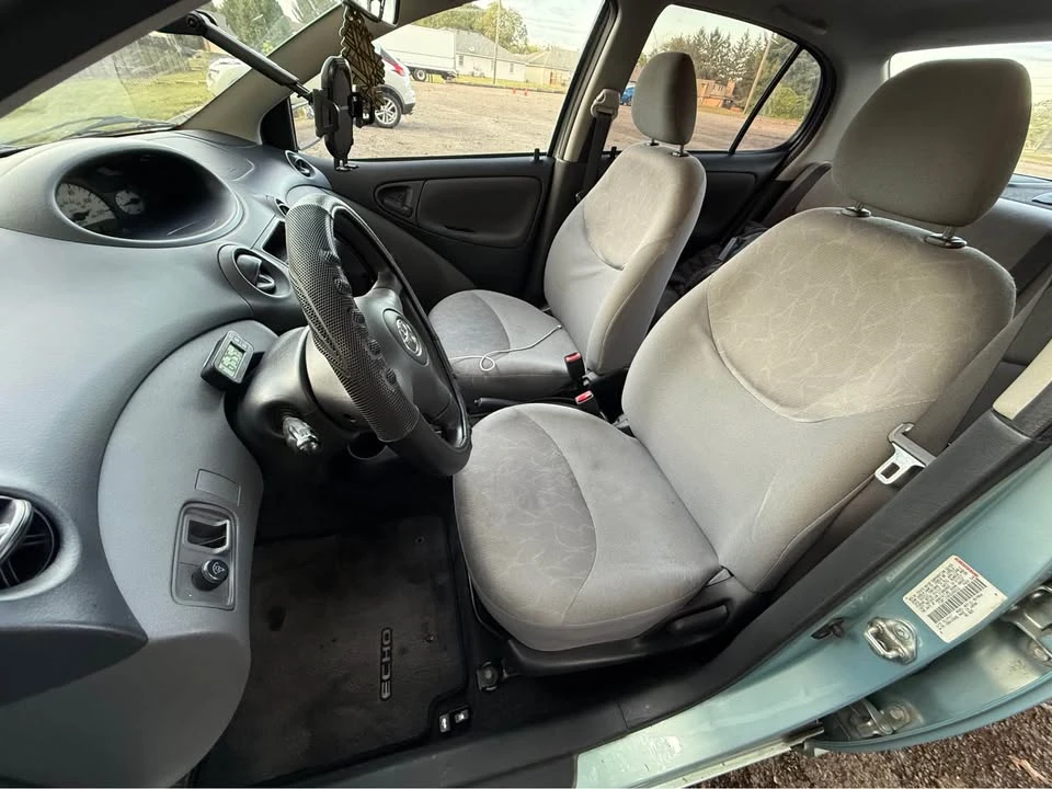 2002 Toyota Echo - Image 2 of 6