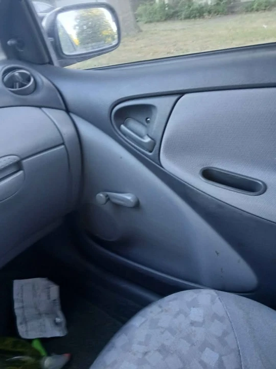 2002 Toyota Echo - Image 6 of 8