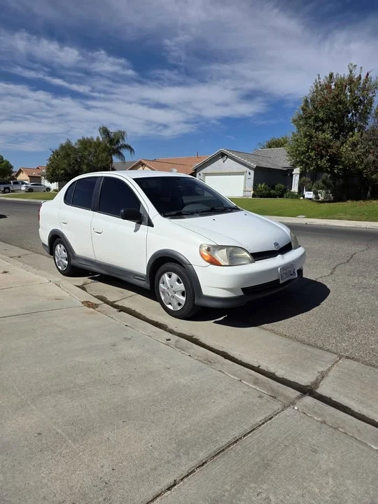 2002 Toyota Echo - Image 2 of 12
