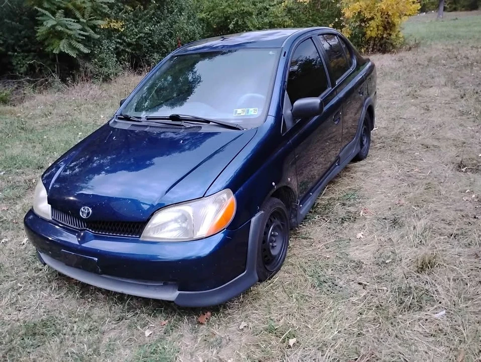 2002 Toyota Echo - Image 2 of 8