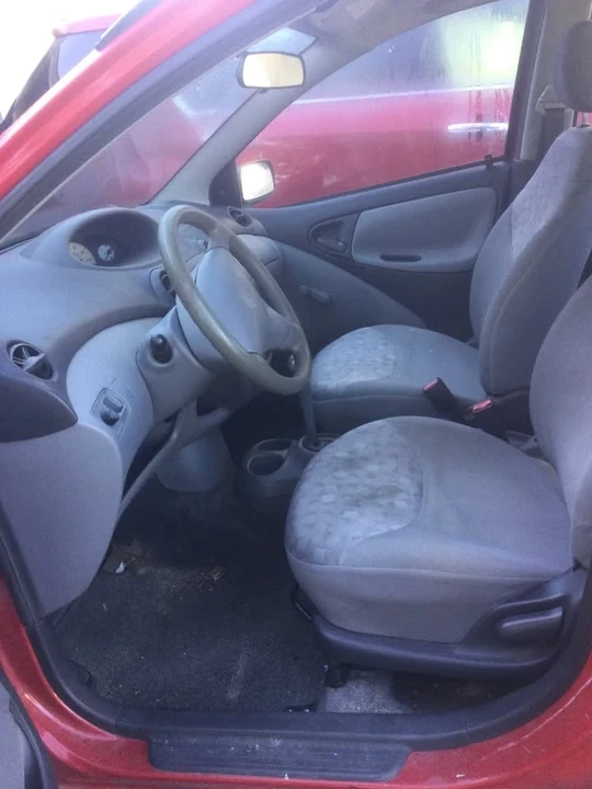 2002 Toyota Echo - Image 2 of 5