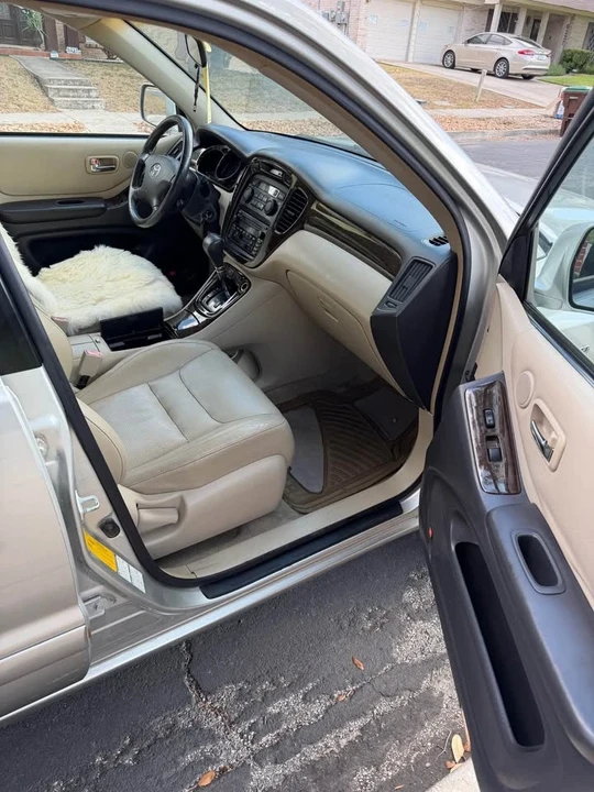 2002 Toyota Highlander - Image 9 of 9