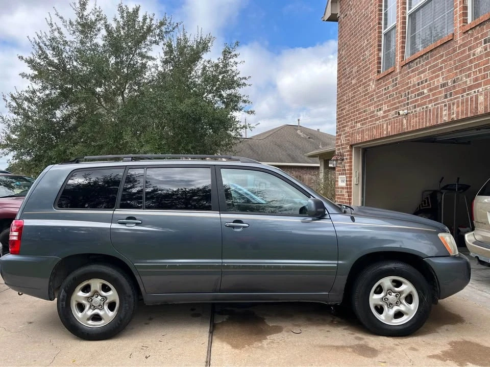 2002 Toyota Highlander - Image 2 of 8