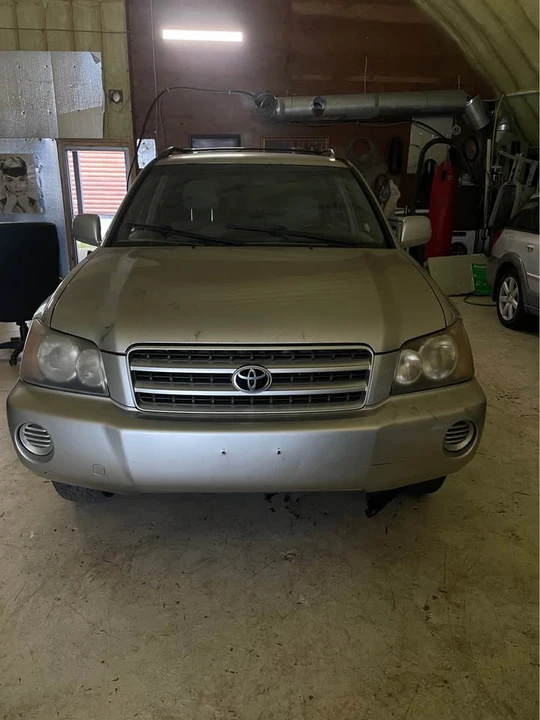 2002 Toyota Highlander - Image 2 of 9