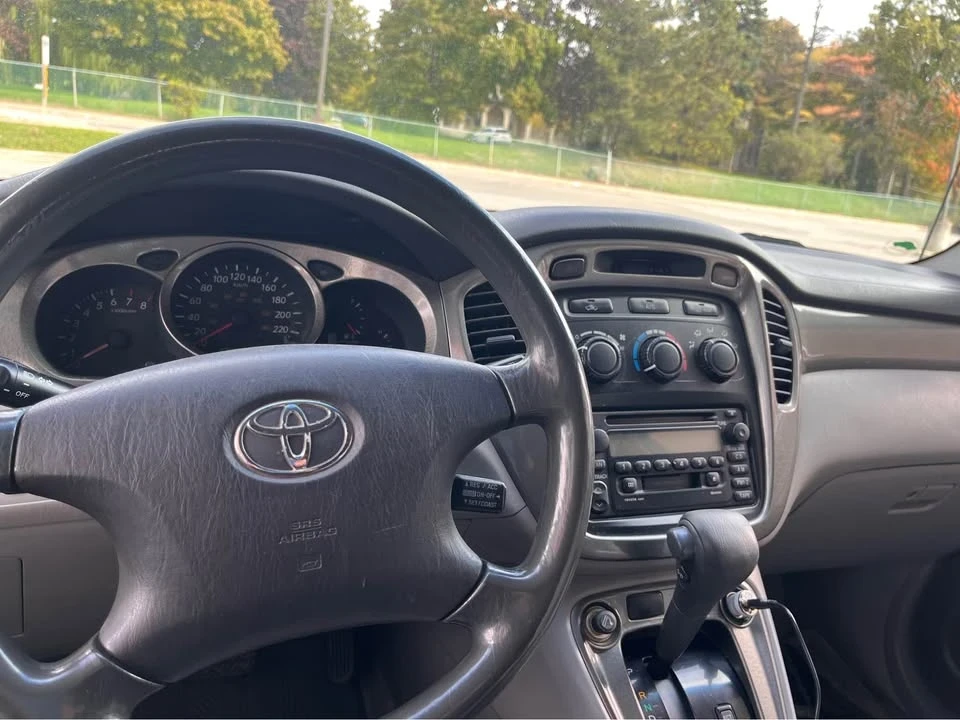 2002 Toyota Highlander - Image 10 of 10